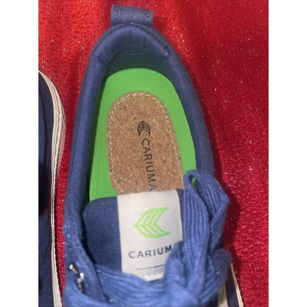Cariuma Sneaker Size 8 Women 6.5 Men Navy